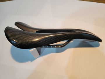 Used Ryet Carbon Saddle bike — image 2 of 4