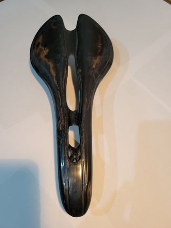 Ryet, Carbon Saddle