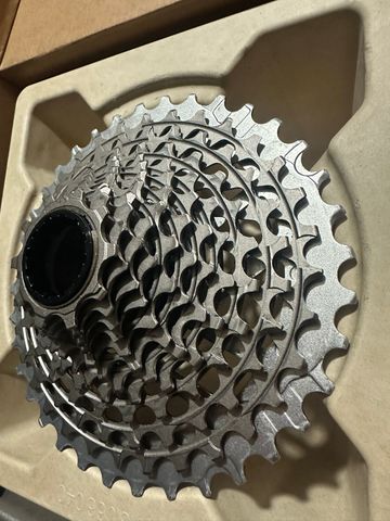 Used 2025 Red E1 10/36 Cassette bike — image 4 of 6