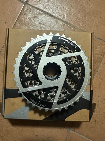 Used 2025 Red E1 10/36 Cassette bike — image 2 of 6