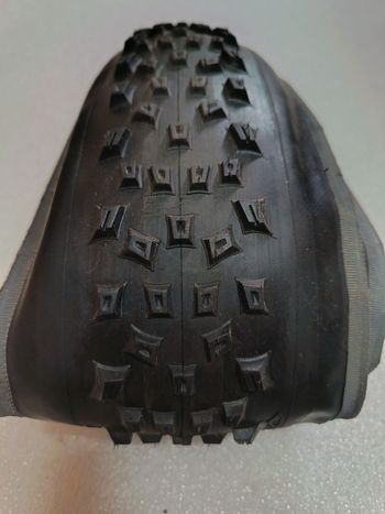 Used Schwalbe VTT Rocker Ron EVO 26x1.85 bike — image 2 of 4