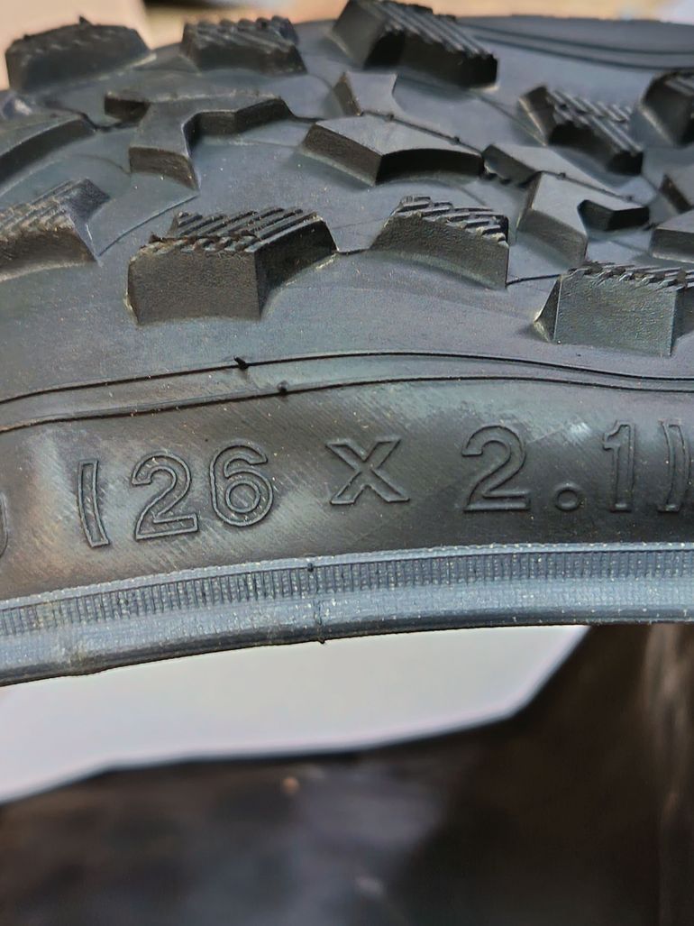 Used Schwalbe VTT Black Jack Folding 26x2.10 bike — image 4 of 4