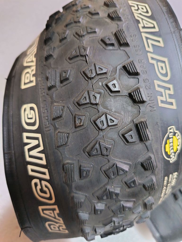 Used Schwalbe Racing Ralph 26x2.10 bike — image 2 of 4