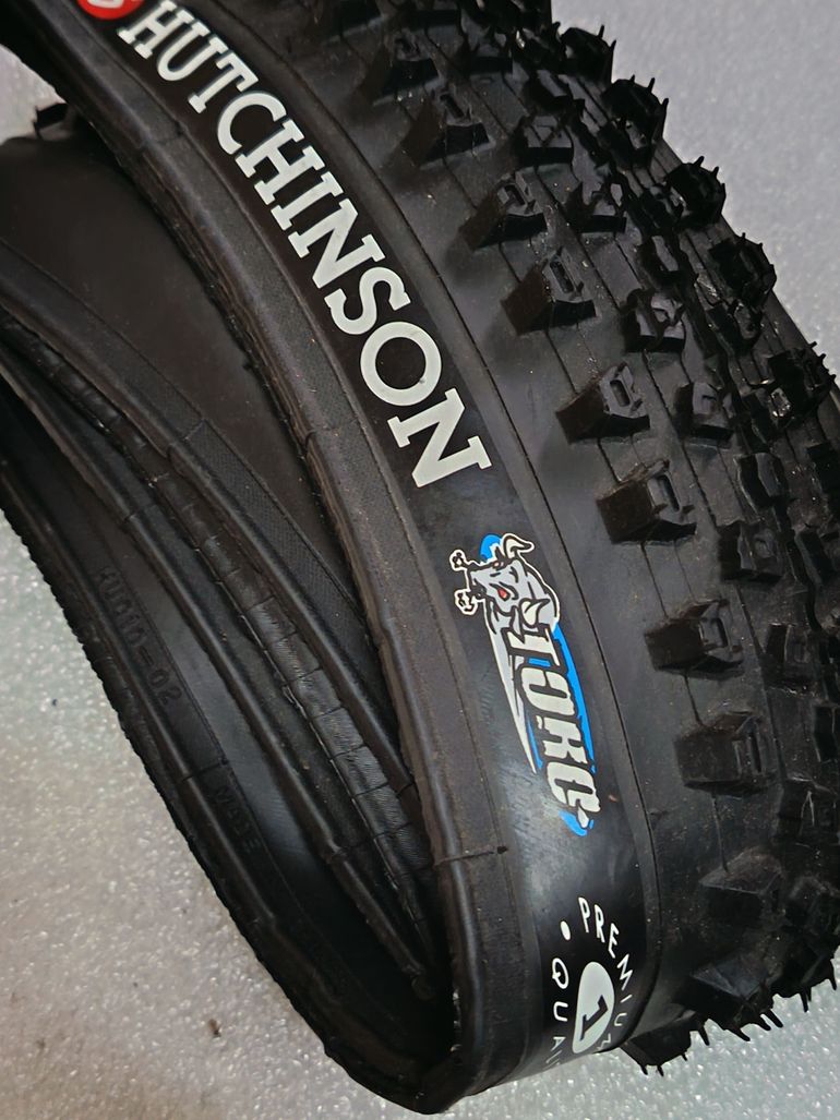 Used Hutchinson Toro 26x2.15 bike — image 1 of 4