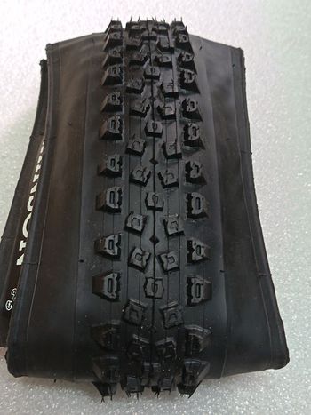 Used Hutchinson Toro 26x2.15 bike — image 4 of 4