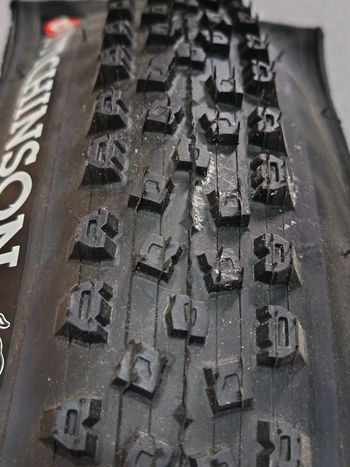 Used Hutchinson Toro 26x2.15 bike — image 2 of 4