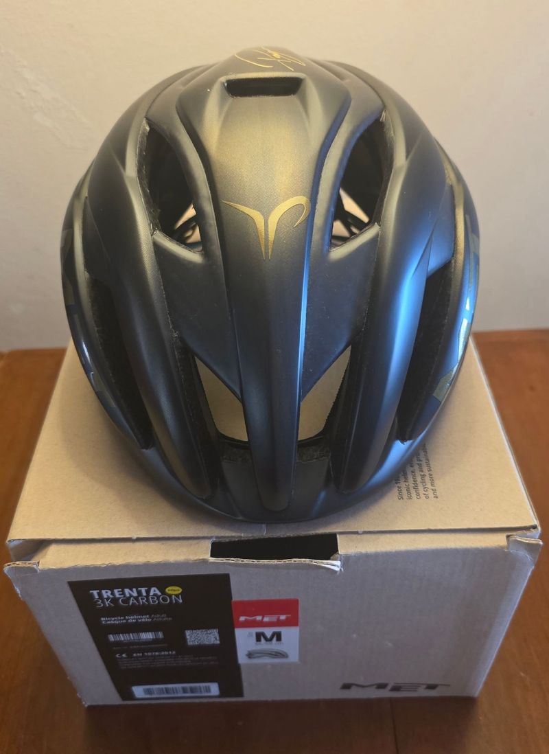 2024 Trenta 3k Carbon Tadej Pogačar Blačk Edition with Pogi autograph Cycling Accessories usato
