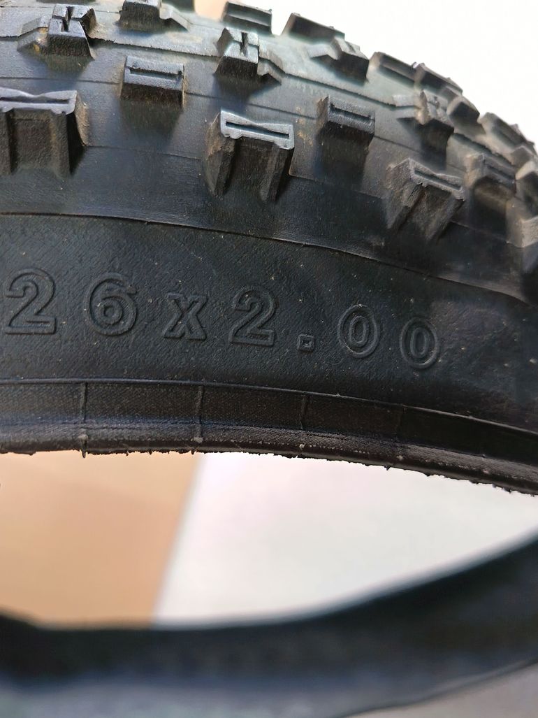 Used Hutchinson Mosquito Air Light Tire bike — image 2 of 3
