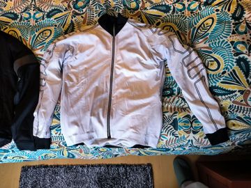 Used Assos Jacket bike — image 2 of 5