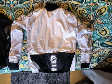 Used Assos Jacket bike — image 3 of 5