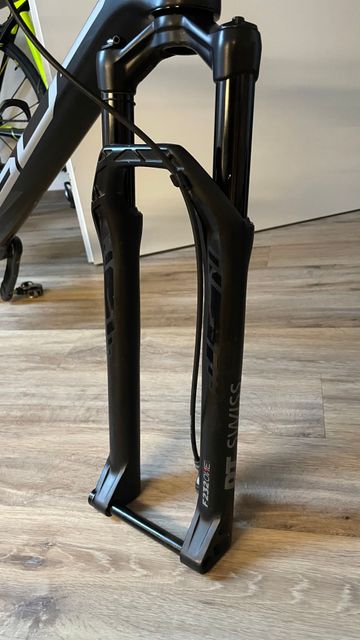 Gebrauchtes Dt Swiss F232 ONE Fork 29" BOOST 15x110 / 100mm bike — Bild 4 von 19