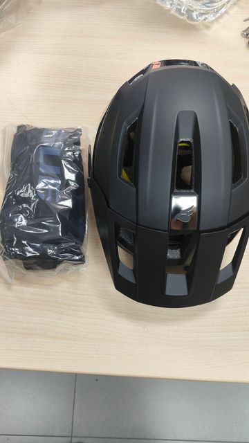 Used Bluegrass Rogue Core MIPS Helmet Cycling Accessories