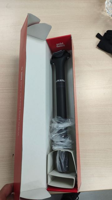 Used Niner RDO Carbon Seatpost 30.9x400mm Saddles & Seatposts