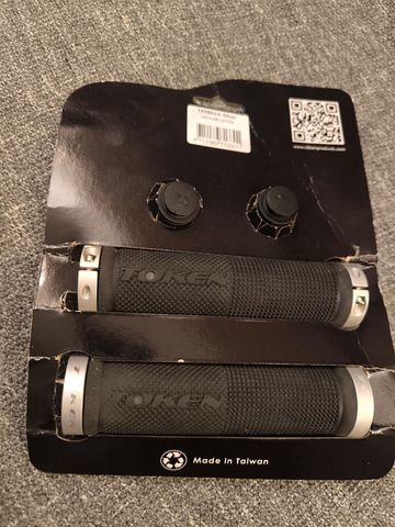Tweedehands 2020 gel double lock grip SILVER bike — afbeelding 2 van 5
