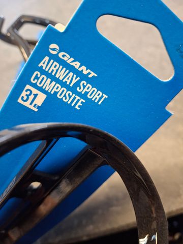 Tweedehands Giant Porte-Bidon airway sport composite bike — afbeelding 2 van 4