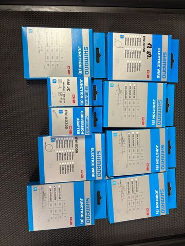 Used 2023 Di2 11 sp. cables, junction, conversion adapters Drivetrain & Pedals