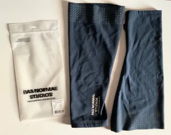 Pas Normal Studios, CONTROL KNEE WARMERS