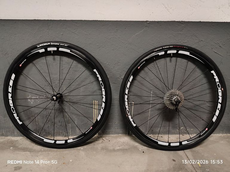 Used 2021 Juego de ruedas bike — image 3 of 4