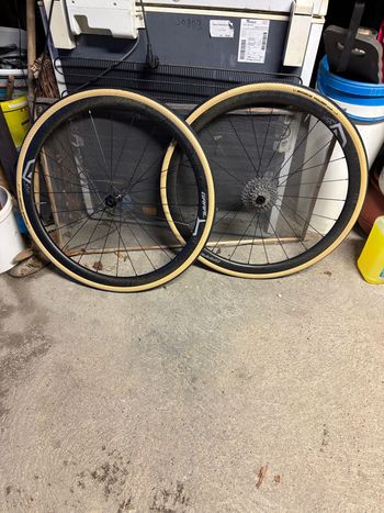 graal, 35mm Disc Wheelset DT240