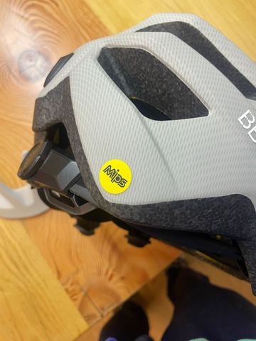 Used 2025 Kite 2.0 MIPS Helmet bike — image 4 of 5