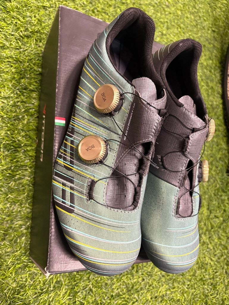 Used 2025 Zapatillas Bici Vittoria REVOLVE Carretera bike — image 2 of 3