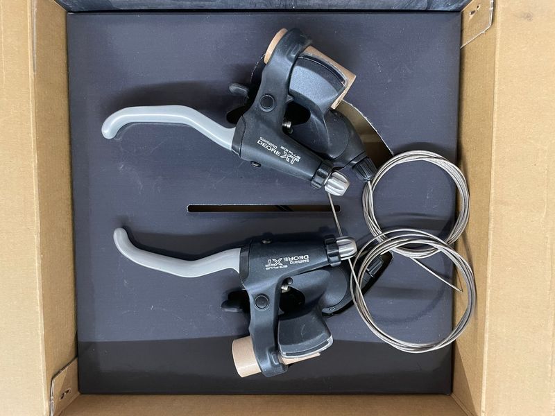 Shimano Deore XT Shifters and Brake Levers Drivetrain & Pedals usato