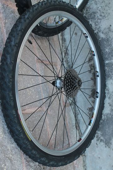 Gebrauchtes Wtb Retro 26" MTB Wheelset with Primal Raptor Tires and 8-speed Cassette bike — Bild 2 von 10