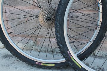 Gebrauchtes Wtb Retro 26" MTB Wheelset with Primal Raptor Tires and 8-speed Cassette bike — Bild 6 von 10