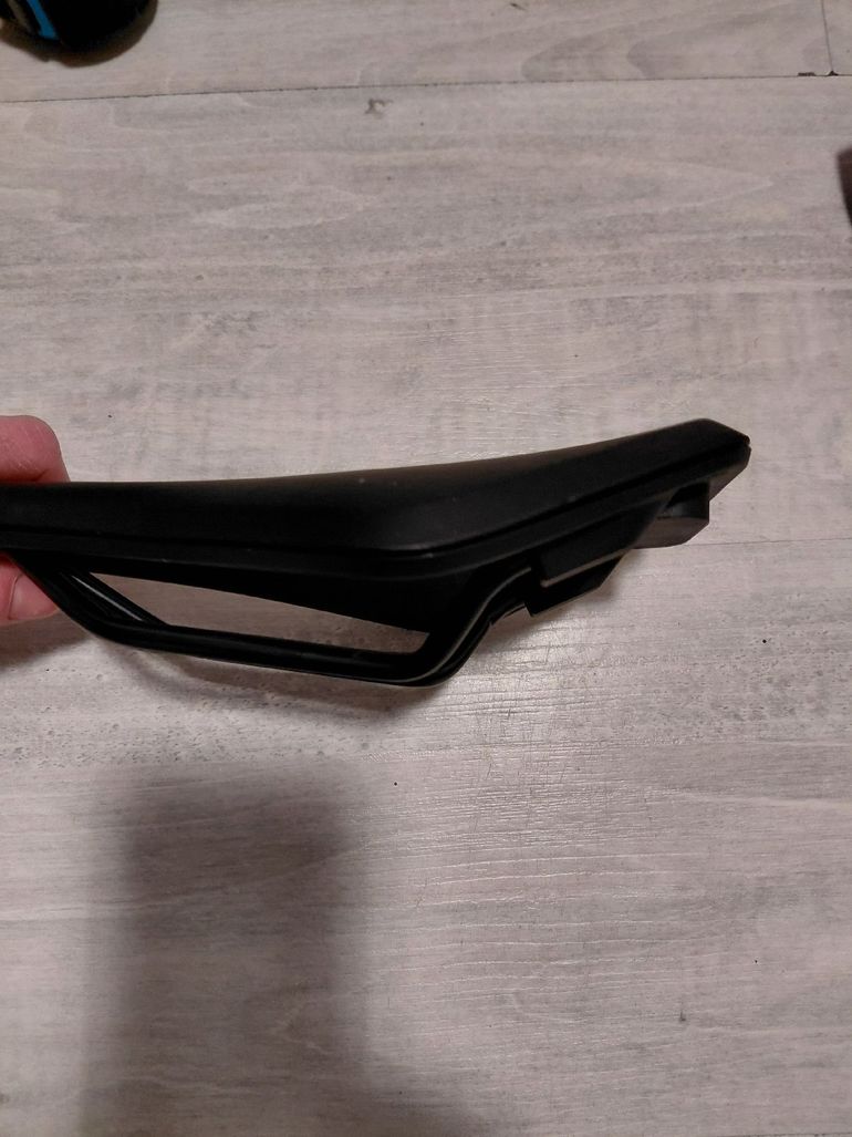 Used 2025 Saddle bike — image 4 of 5