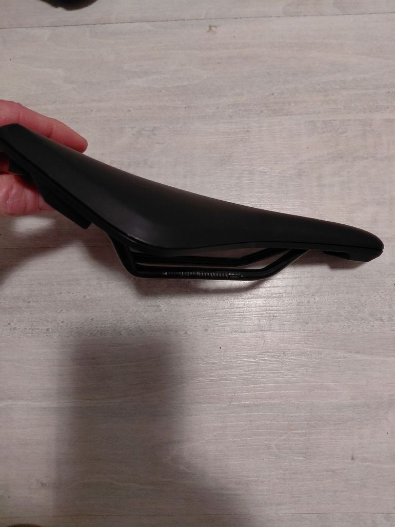 Used 2025 Saddle bike — image 3 of 5