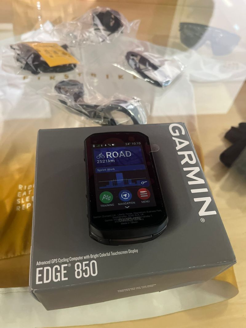 Używany Garmin Edge 850 Cycling Accessories