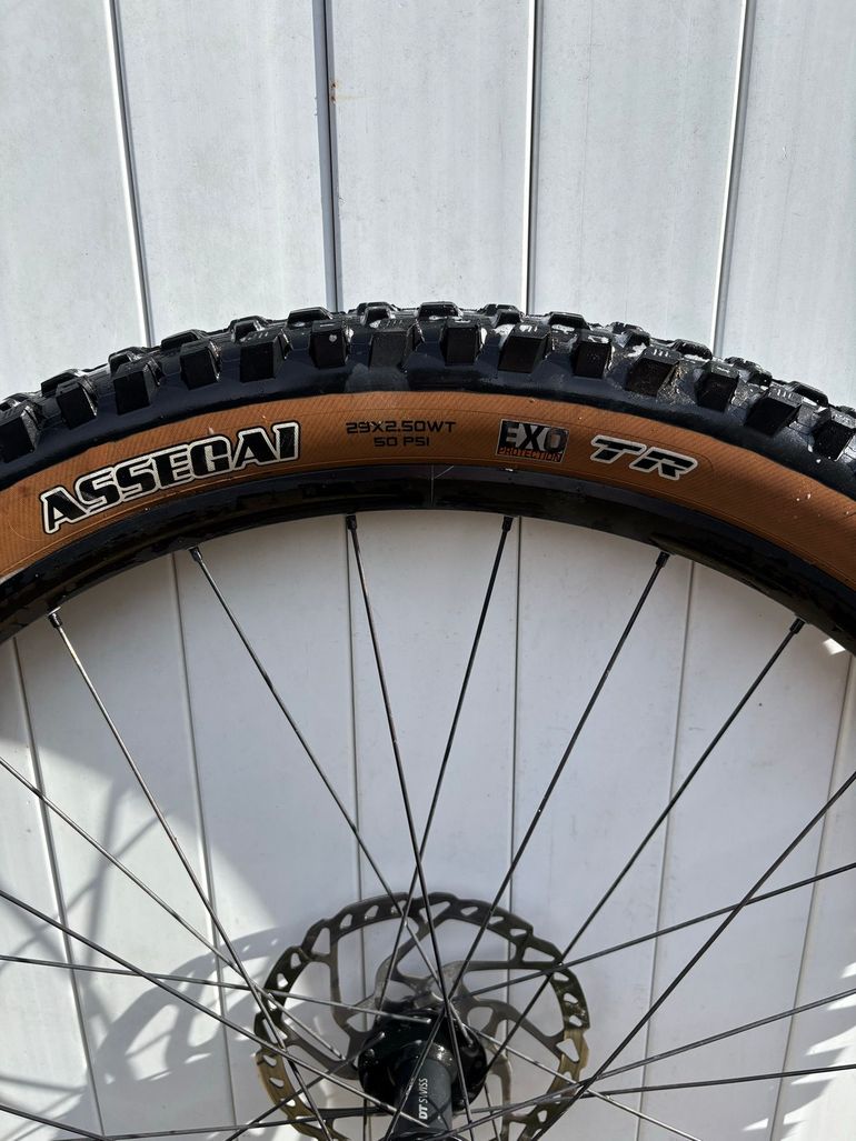 Used Dt Swiss Roue Avant Complète bike — image 2 of 4