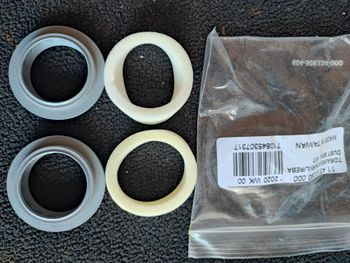 Used Rock Shox retenes horquilla bike — image 2 of 2