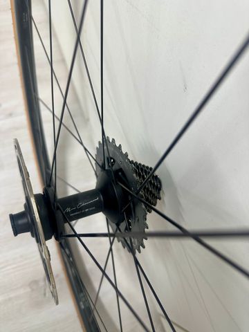 Used Dt Swiss PRC 1100 DICUT Mon Chasseral bike — image 7 of 7