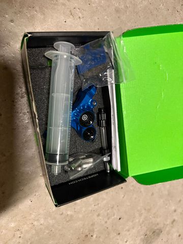Used 2025 RX4+ Flat Mount Rear +20mm DOT Type Blue bike — image 3 of 3