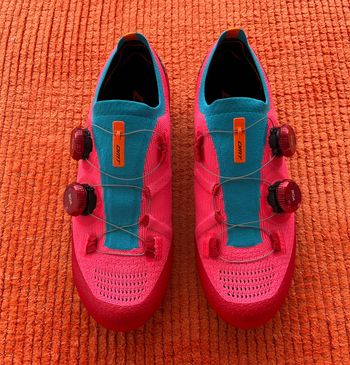 Dmt, Chaussures KR0