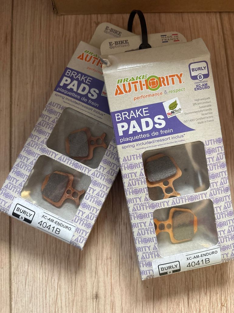 Used brake pads Plaquettes de frein bike — image 1 of 3