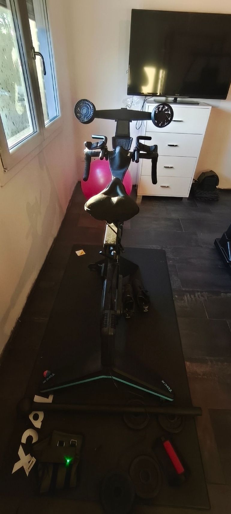 Used 2024 NEO Bike Smart Trainer bike — image 4 of 4