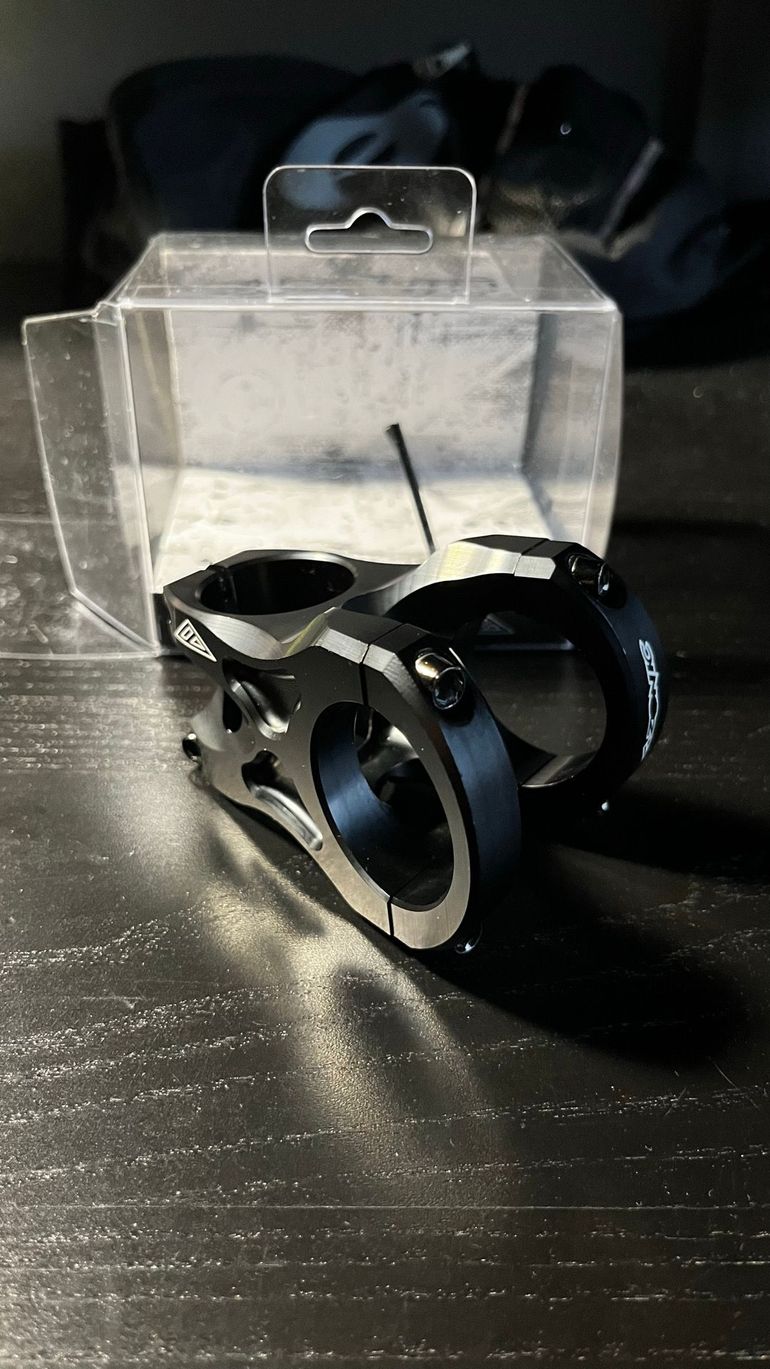 Used 2025 The Rock Fat35 Stem bike — image 2 of 3