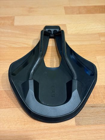 Used Fizik Tempo Argo R1 bike — image 4 of 8