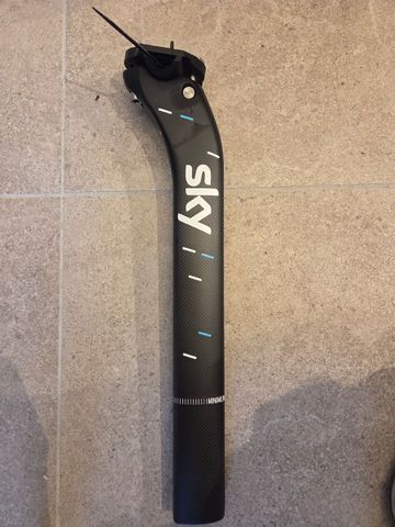 Używany 2022 Dogma Seatpost F8/F10/F12 Saddles & Seatposts