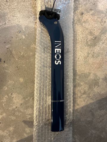 Używany 2025 Dogma F12 Seatpost Saddles & Seatposts