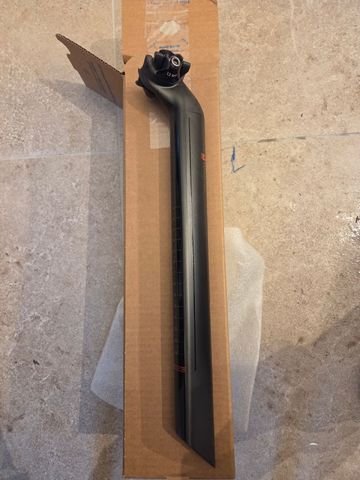 Used 2022 Foil Seatpost Saddles & Seatposts