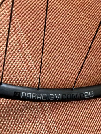 Used 2023 Paradigm Comp 25 TLR Disc Road Wheel 700c bike — image 3 of 7