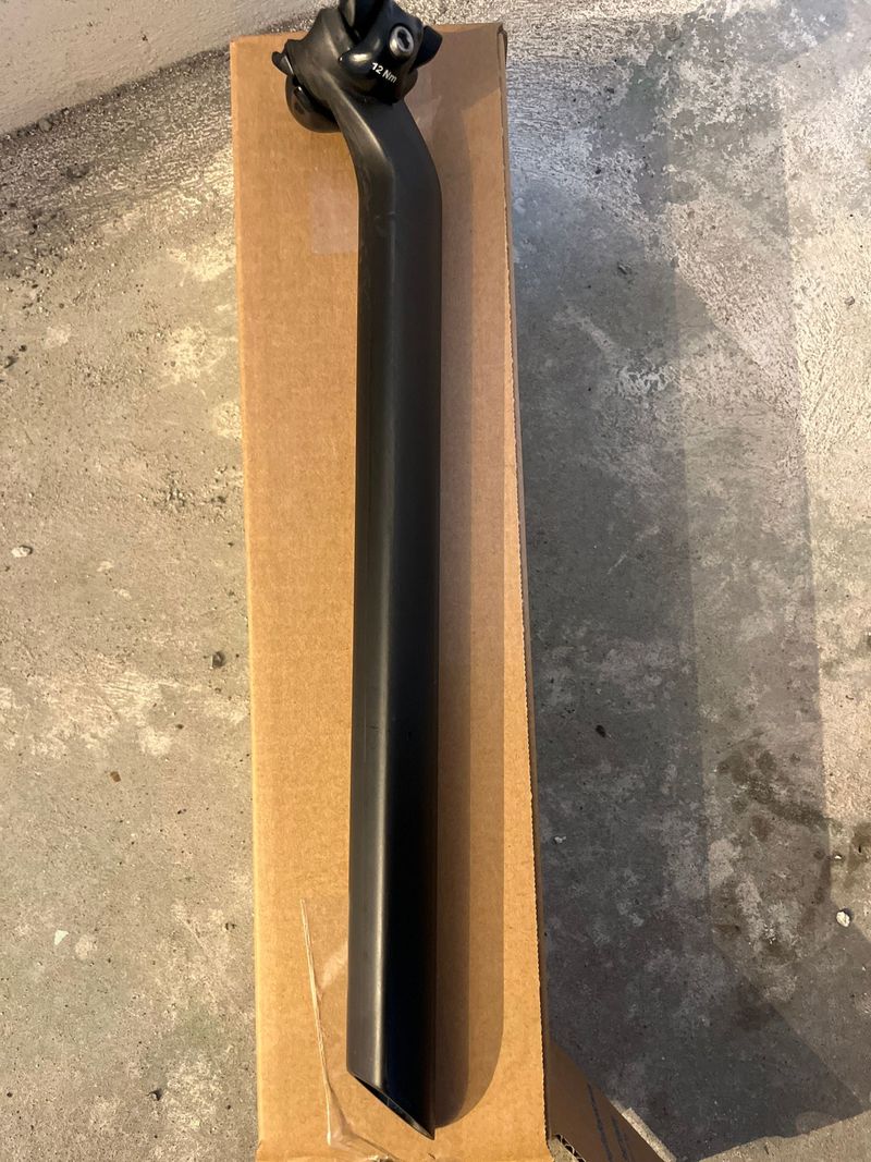 Used 2023 Duncan 1.0 Aero Seatpost Saddles & Seatposts