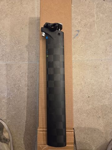 Używany Felt TT DA1 Carbon seatpost Saddles & Seatposts