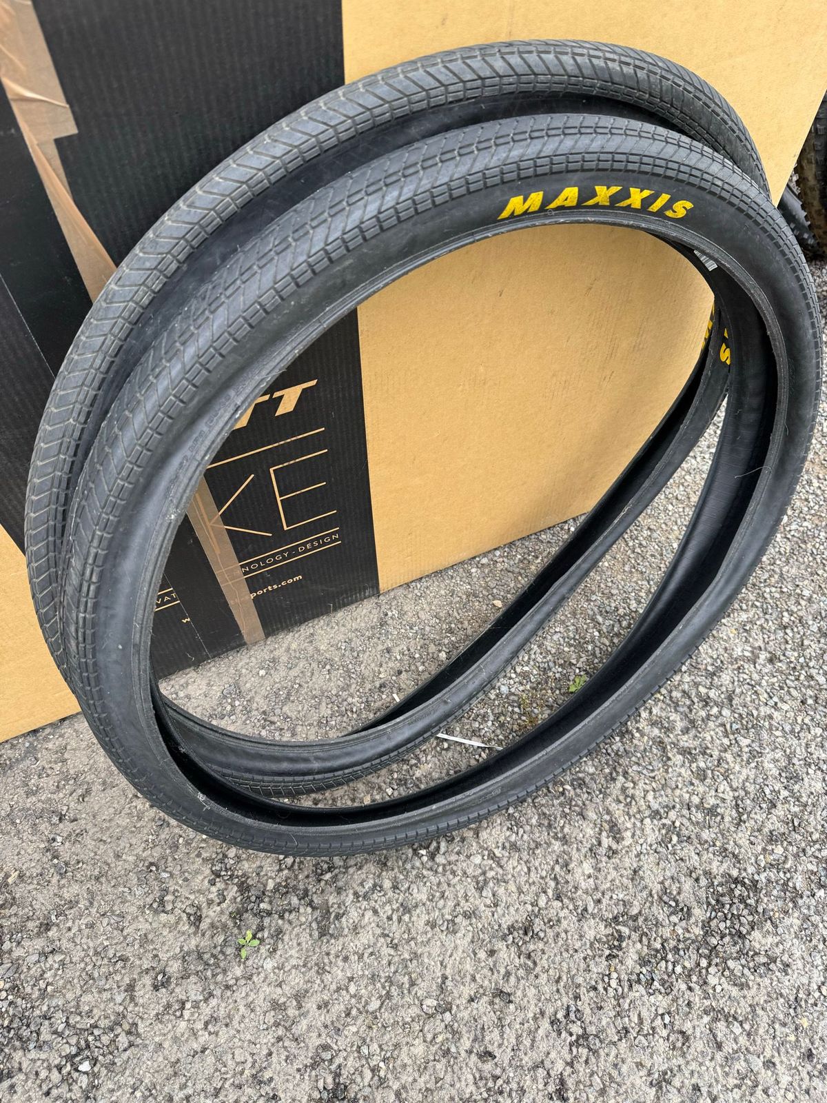 Maxxis Grifter Tire 20x2.10 | buycycle