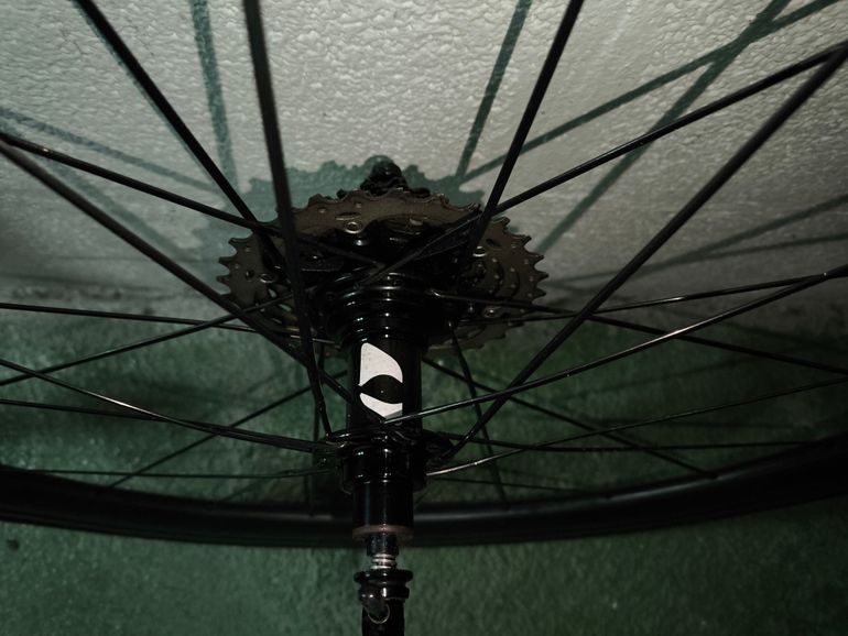 Used Speedsix Carbon Wheels 2020 bike — image 4 of 5