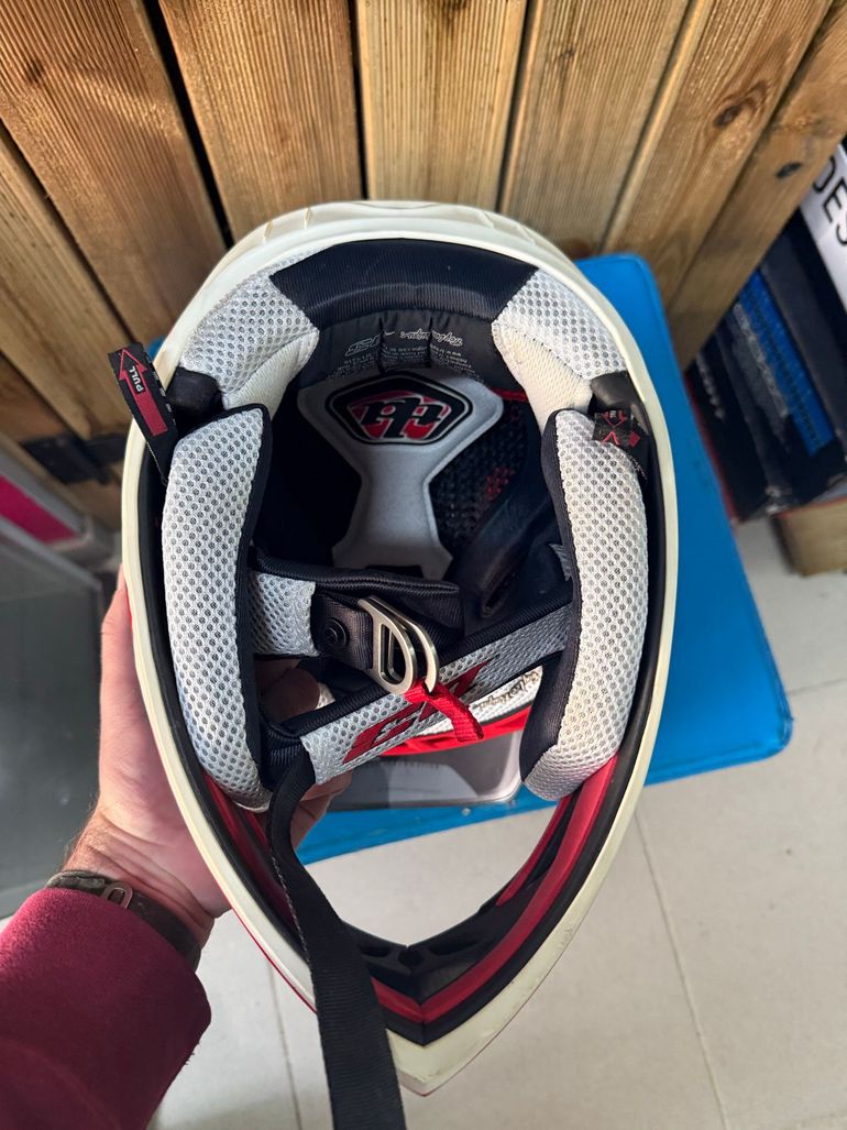 Used 2012 Capacete bike — image 5 of 6