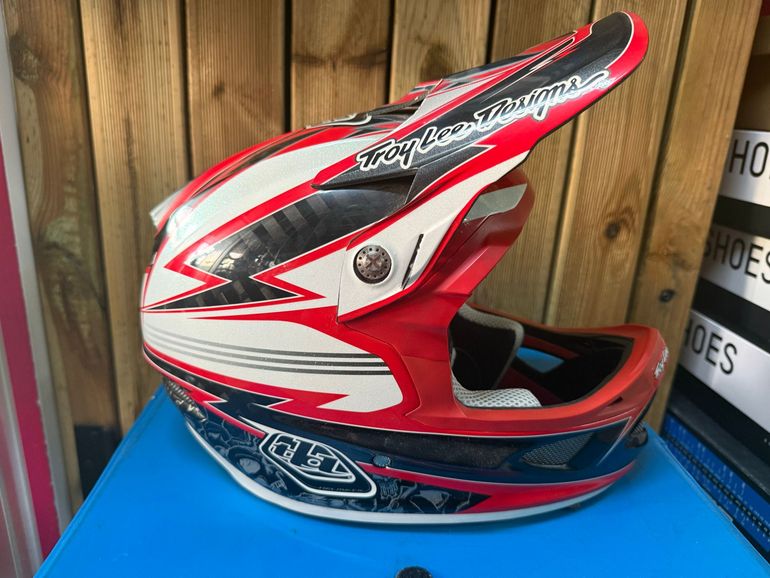 Used 2012 Capacete bike — image 2 of 6